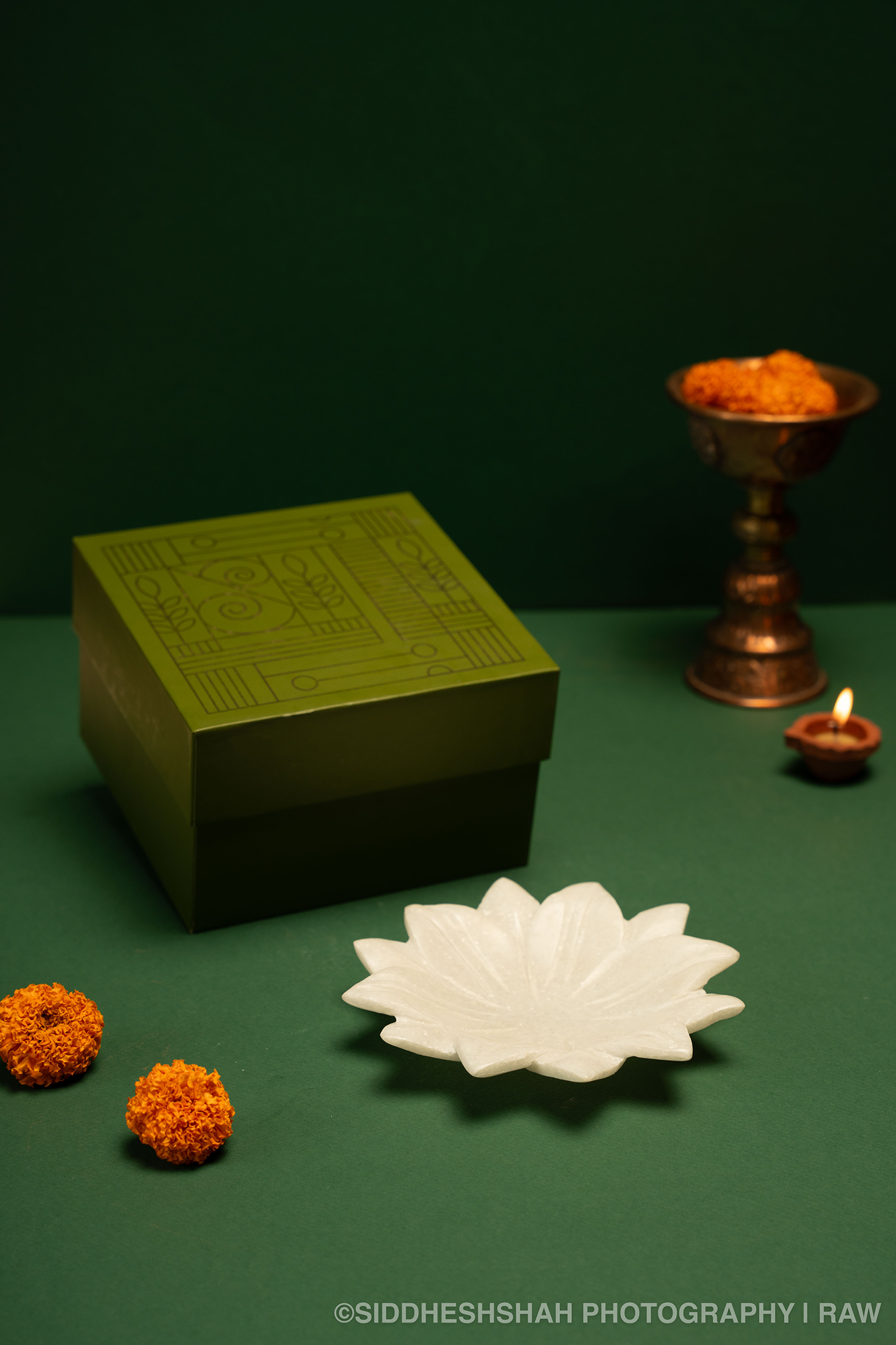 Lotus Marble Urli