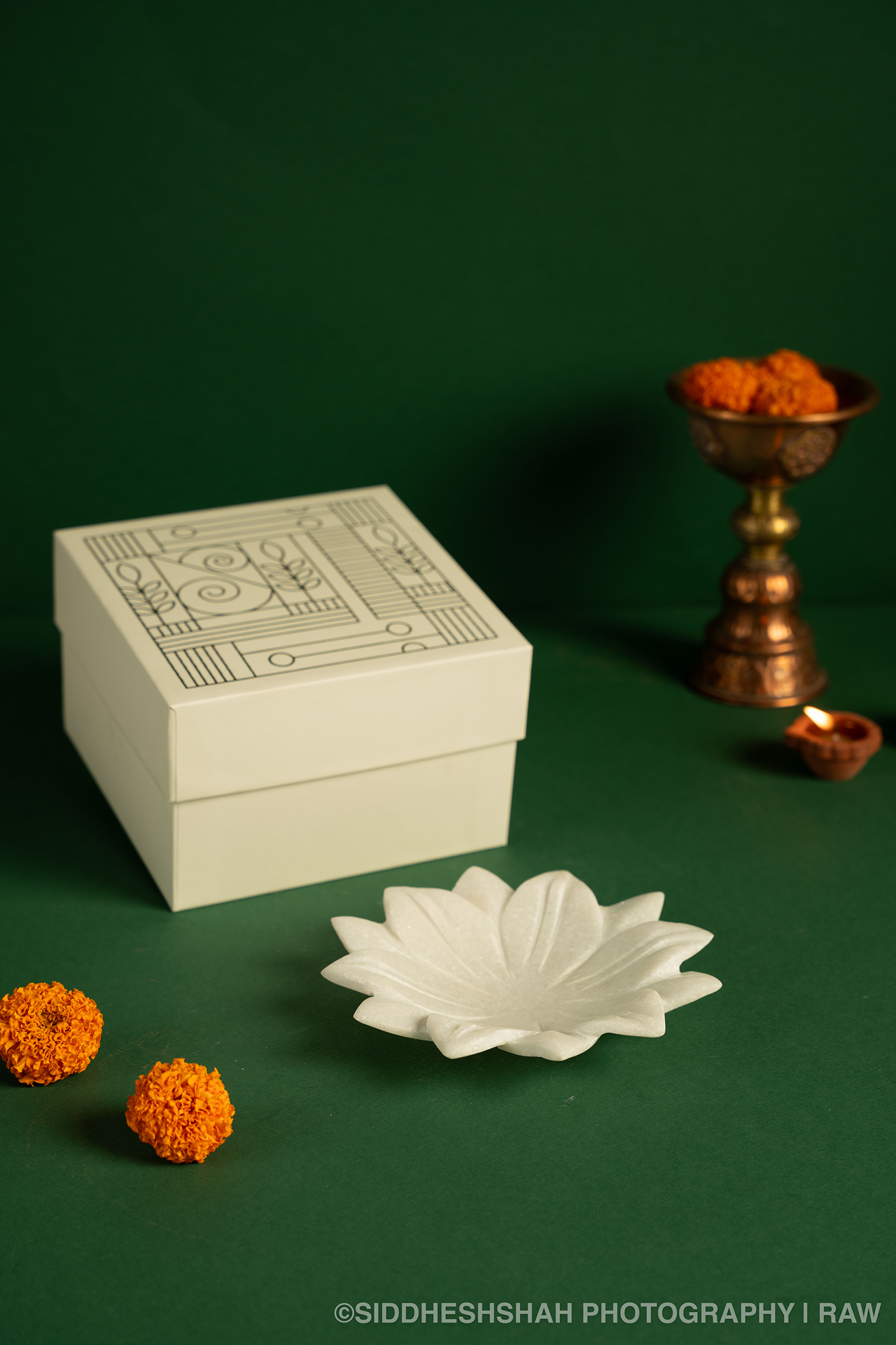 Lotus Marble Urli