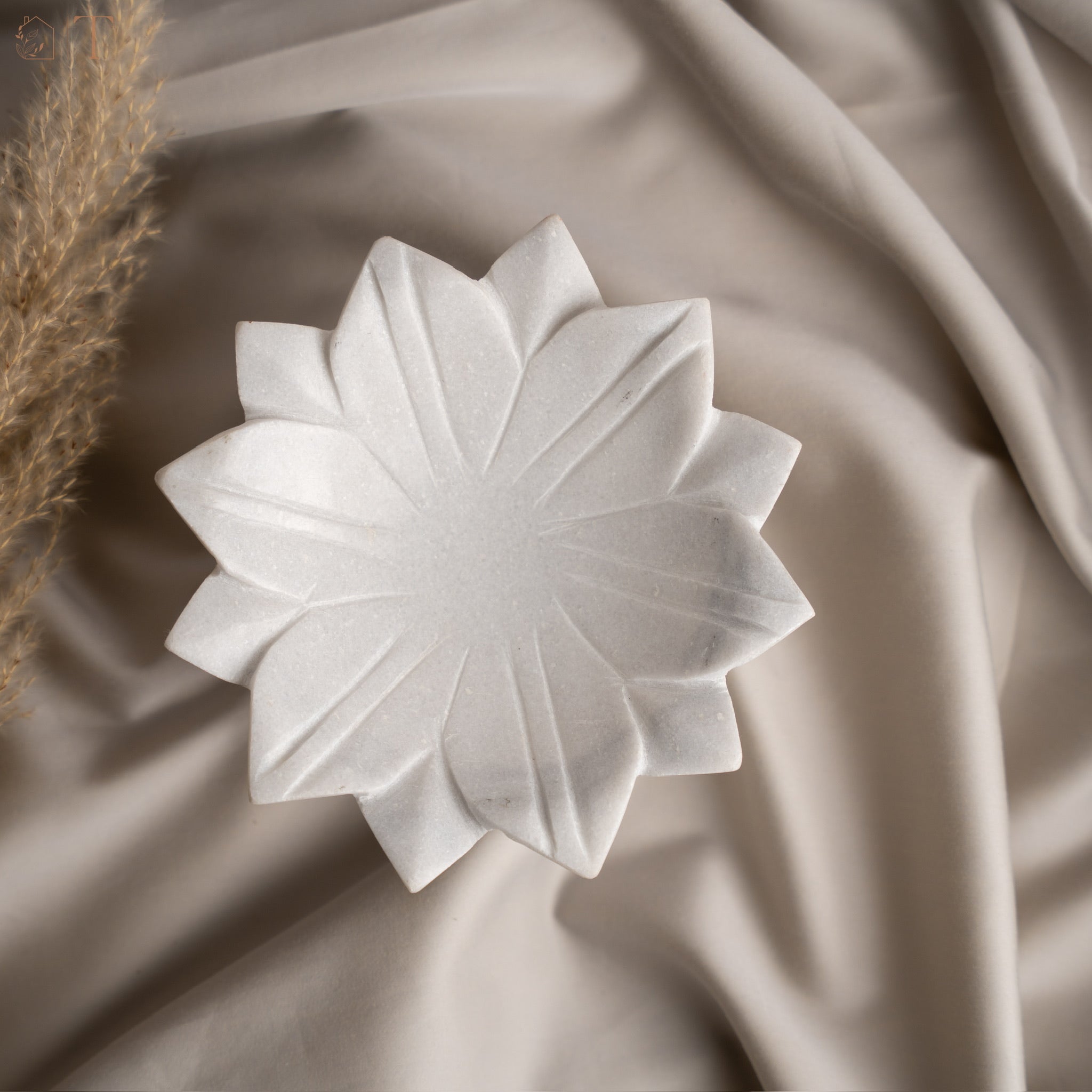 Lotus Marble Urli