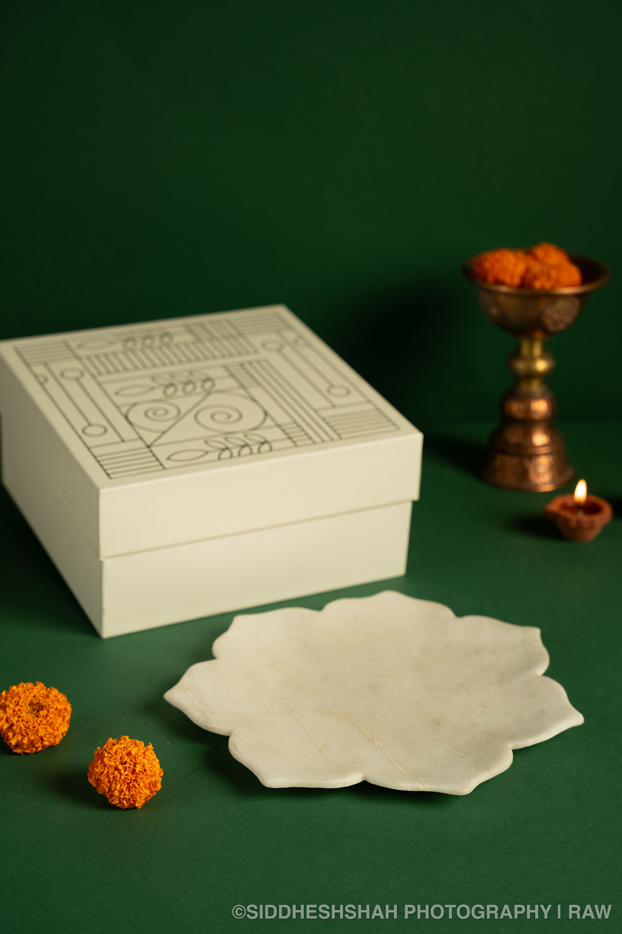 Lotus Marble Urli Flat